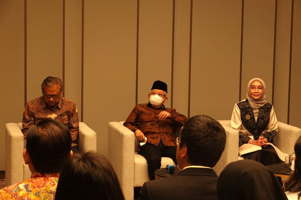 Wakil Presiden Maruf Amin hadir dalam dialog kebangsaan Indonesia bersama perwakilan diaspora Indonesia di Uzbekistan dan Kirgistan yang berlangsung secara daring dan luring di Hotel Intercontinental Tashkent, Uzbekistan, Selasa (13/6/2023).