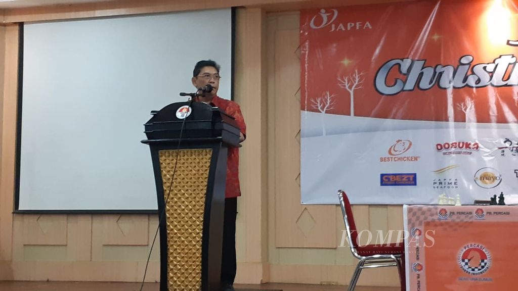 Ketua Umum PB Percasi Utut Adianto memberi sambutan dalam pembukaan turnamen catur cepat Japfa Christmas Cup, di Jakarta, Sabtu (17/12/2022). turnamen itu diikuti 373 peserta dari 21 provinsi.