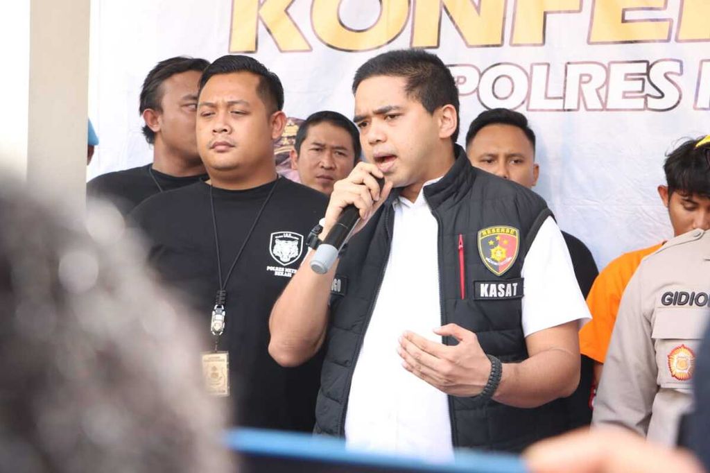 Kepala Satuan Reserse Kriminal Kepolisian Resor Metro Bekasi Komisaris Gogo Galesung