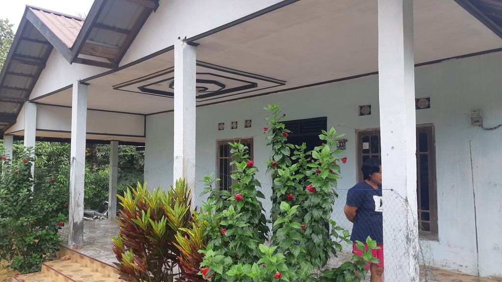 Rumah Yansyah, warga Desa Tumbang Jalemu, Kecamatan Manuhing, Kabupaten Gunung Mas, Kalimantan Tengah, pada Jumat (22/4/2022). Yansyah merupakan satu dari sembilan orang yang ditangkap polisi karena melakukan aksi protes dengan memanen sawit di kawasan perusahaan.