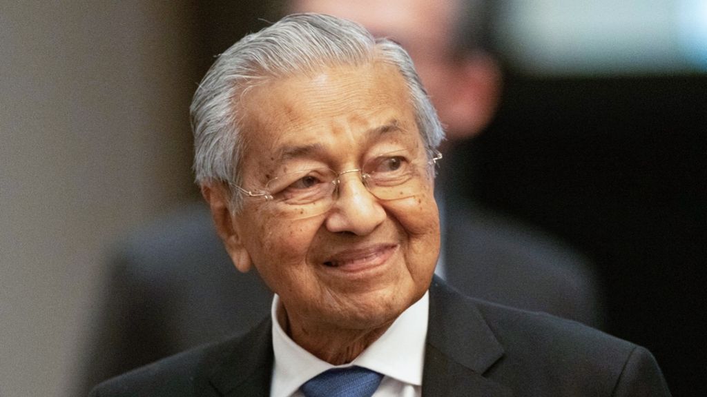 Mahathir Investigated by Malaysian Anti-Corruption Commission, Two of ...