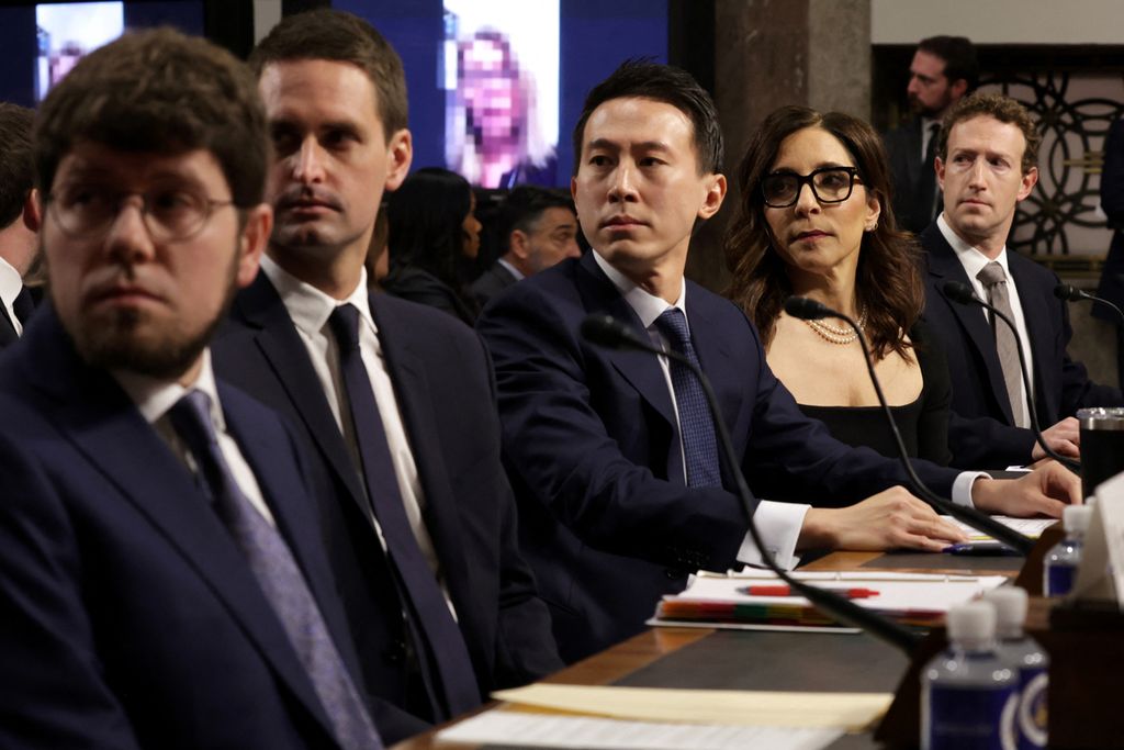 (From left to right) Jason Citron, CEO of Discord; Evan Spiegel, CEO of Snap; Shou Zi Chew, CEO of Tiktok; Linda Yaccarino, CEO of X; and Mark Zuckerberg, CEO of Meta; testified before the Senate Judiciary Committee at the Dirksen Senate Office Building on January 31st, 2024 in Washington DC, USA.