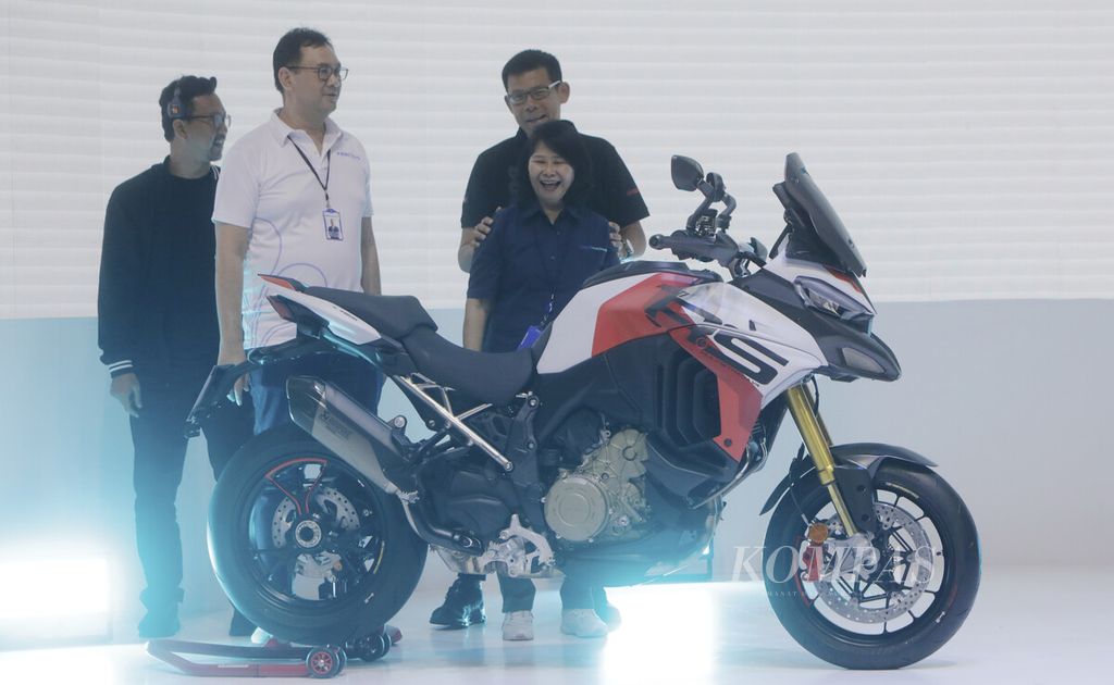 Peluncuran produk terbaru Ducati Multistrada V4 RS pada ajang BCA Expo di ICE BSD, Kabupaten Tangerang, Banten, Jumat (16/8/2024). 