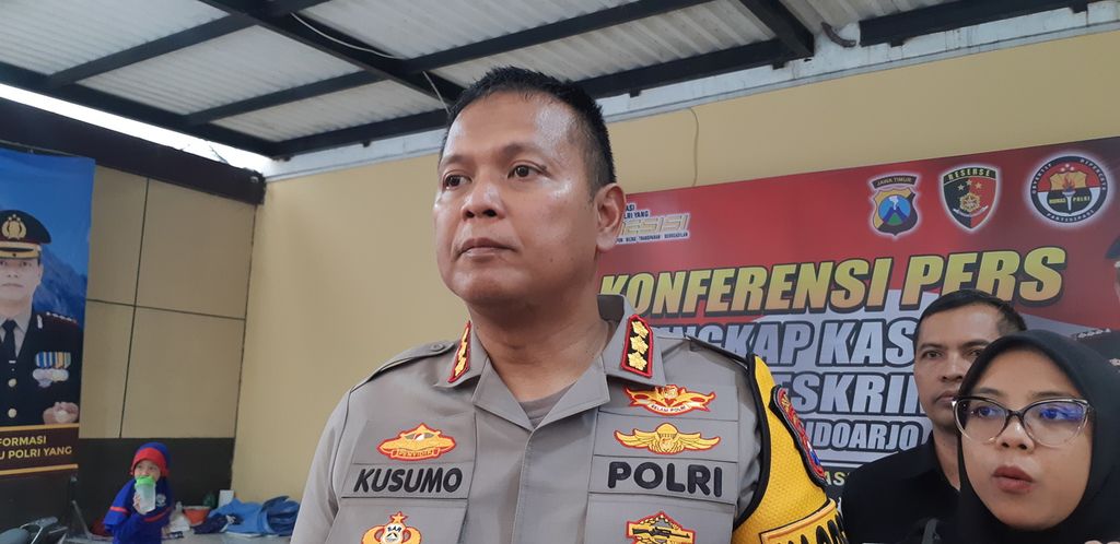 Kepala Polresta Sidoarjo Komisaris Besar Kusumo Wahyu Bintoro saat diwawancarai wartawan, Selasa (7/11/2023) 