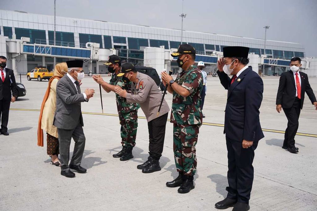 Wakil Presiden Ma’ruf Amin beserta Ibu Wury Ma’ruf Amin dan rombongan terbatas hari ini bertolak ke Timur Tengah untuk melakukan serangkaian kunjungan kerja, Selasa (1/11/2022).