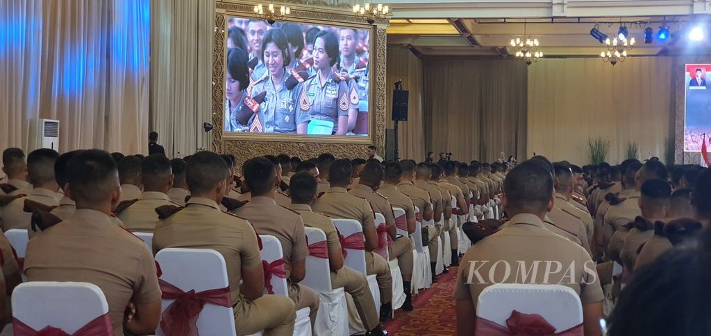 Sebanyak 833 calon perwira remaja TNI dan Polri mengikuti pembekalan dari Wakil Presiden Maruf Amin di Balai Sudirman, Jakarta, Jumat (21/7/2023). Mereka telah menyelesaikan empat tahun pendidikan di akademi masing-masing dan akan dilantik 26 Juli mendatang.