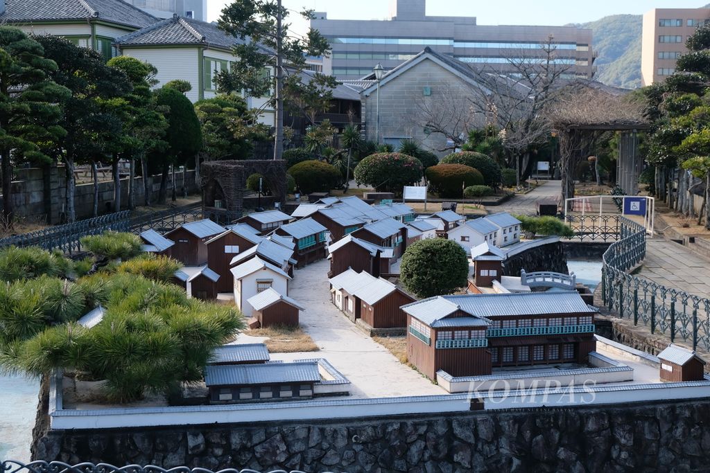 Miniatur Pulau Dejima pada masa lampau terpajang di salah satu sudut Pulau Dejima, kota Nagasaki, Prefektur Nagasaki, Jepang, Jumat (26/1/2024).  