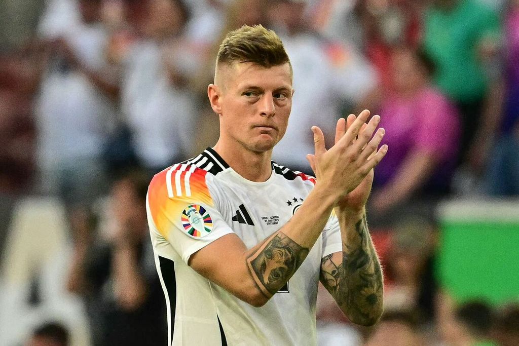 Ekspresi gelandang Jerman, Toni Kroos, setelah laga perempat final Piala Eropa 2024 antara Spanyol dan Jerman di Stuttgart, Sabtu (6/7/2024) dini hari WIB. 