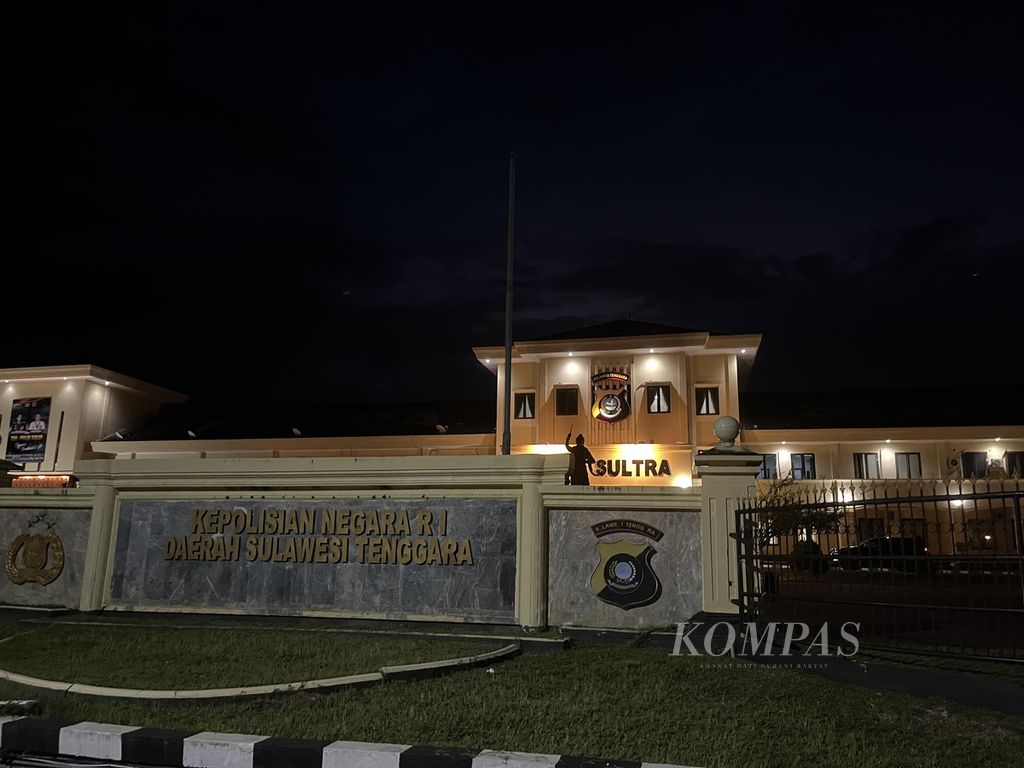 Markas Kepolisian Daerah Sulawesi Tenggara di Kendari, Sultra, Rabu (22/2/2023) malam.