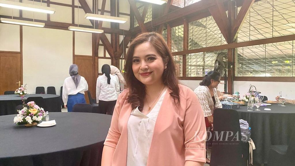 Tasya Kamila saat menghadiri acara Pertamina Goes to Campus 2024 di Institut Teknologi Bandung, Bandung, Jawa Barat, Senin (6/5/2024).