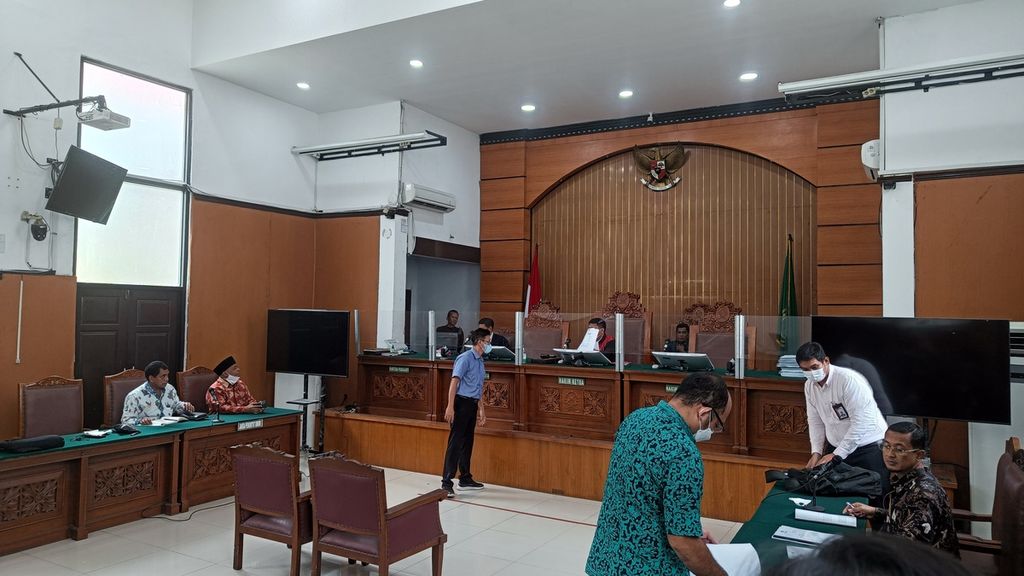 Suasana sidang penyampaian jawaban tim kuasa hukum KPK terhadap gugatan praperadilan Gubernur Papua Nonaktif Lukas Enembe di Pengadilan Negeri Jakarta Selatan, Selasa (18/4/2023). 
