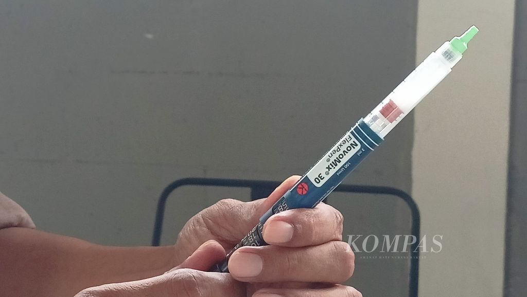Insulin syringes are mandatory items that must be taken wherever people with diabetes mellitus travel. Although some people with diabetes can be treated with oral medication, not a few have turned to insulin injections in order to maintain blood sugar in their daily activities.