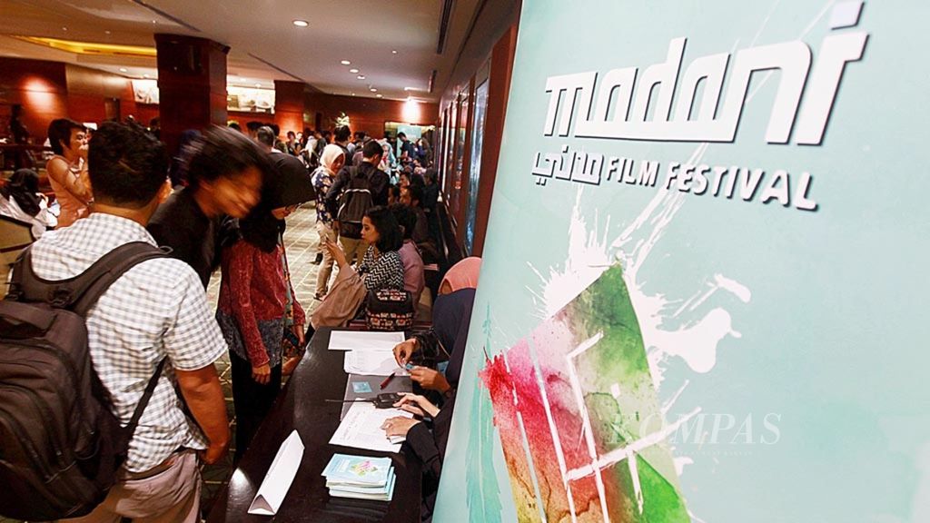 Para pengunjung saat pembukaan Festival Film Madani di Djakarta Theatre XXI, Jakarta, Rabu (17/10/2018).