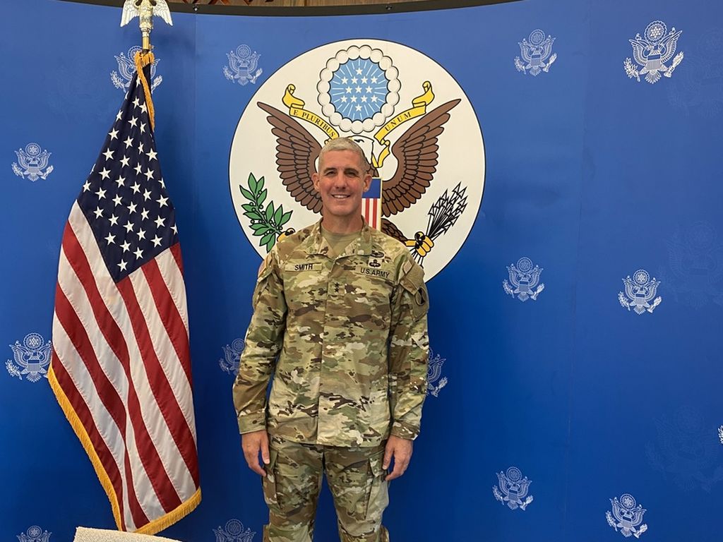 Komandan Divisi Infanteri ke-7 Mayor Jenderal Stephen G Smith yang menjadi Direktur Latihan pasukan AS untuk Super Garuda Shield 2022 bercerita tentang pentingnya latihan ini dalam membangun interoperabilitas, kemampuan, dan saling percaya, Jumat (29/7/2022).