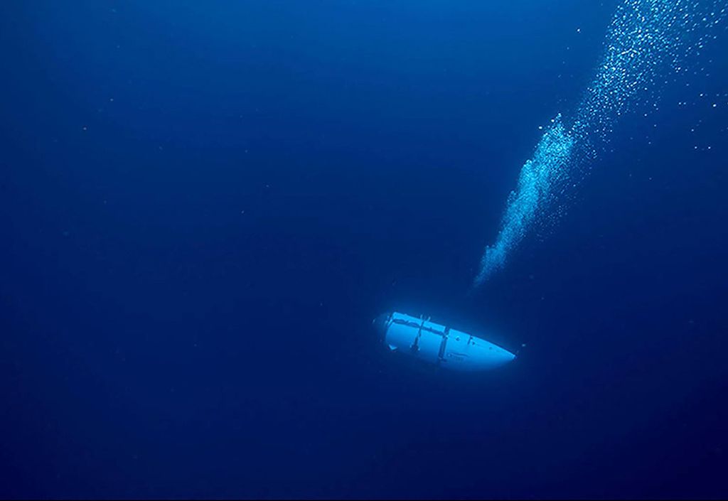 Foto tak bertanggal milik Ekspedisi OceanGate ini menunjukkan Titan sedang menyelam. 