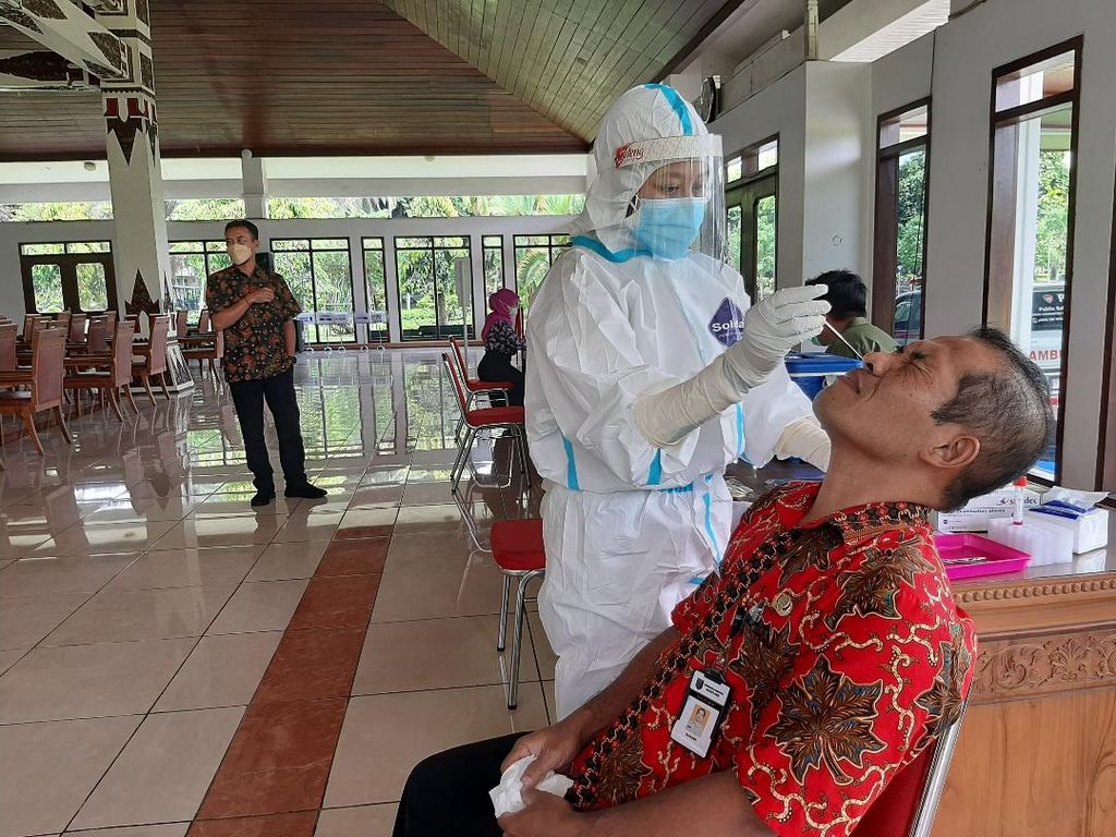 Pemerinah Kabupaten Magelang akan mengintensifkan pelaksanaan tes usap PCR. Selain bagi kalangan ASN, tes usap juga akan dilakukan bagi masyarakat umum.