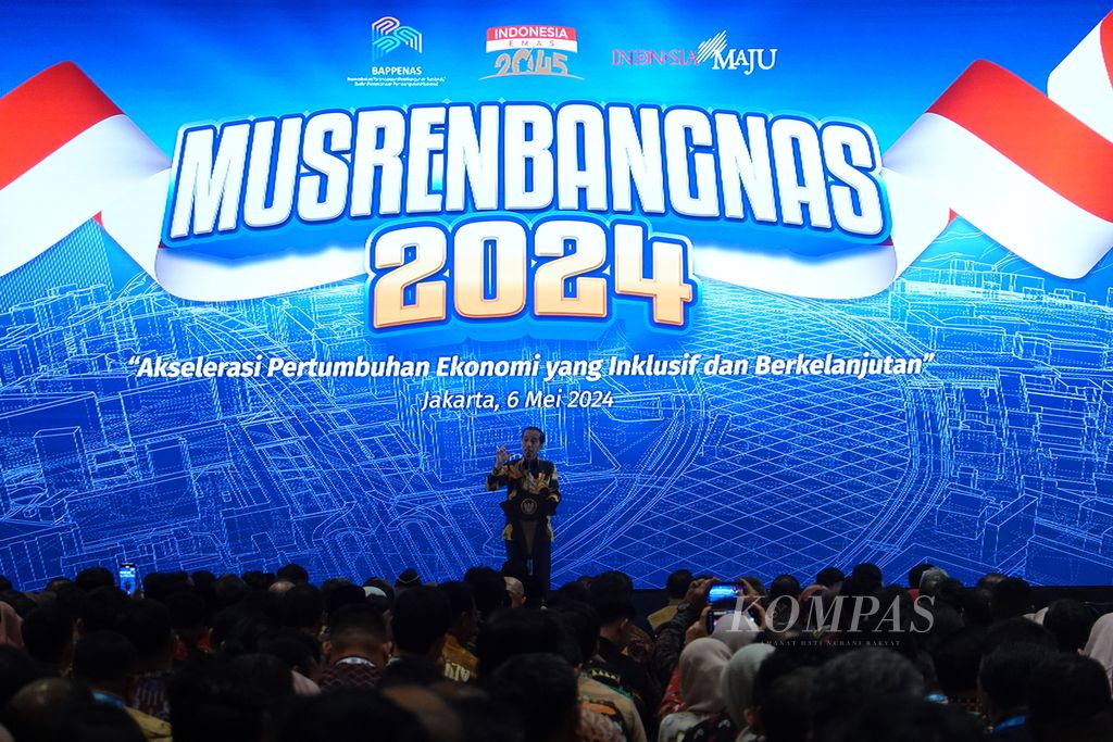Presiden Joko Widodo ketika memberikan arahan dalam acara Musyawarah Perencanaan Pembangunan Nasional atau Musrenbangnas Tahun 2024, di Jakarta, Senin (6/5/2024). Presiden Jokowi menegaskan bahwa situasi ekonomi global sedang dalam posisi tidak gampang.