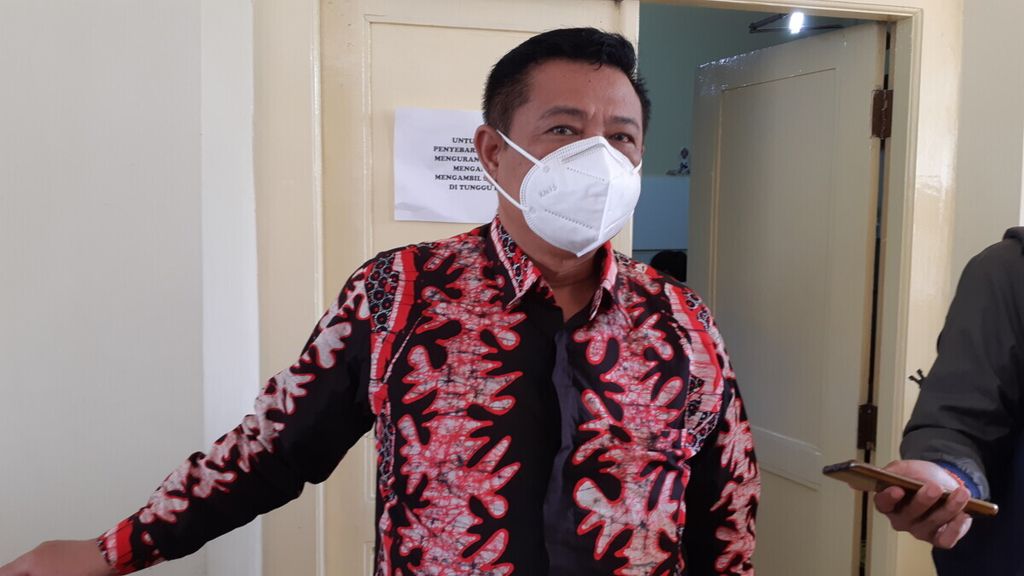 Sekretaris Daerah DI Yogyakarta Kadarmanta Baskara Aji saat diwawancarai wartawan, Senin (22/2/2021), di kantornya di Yogyakarta. 