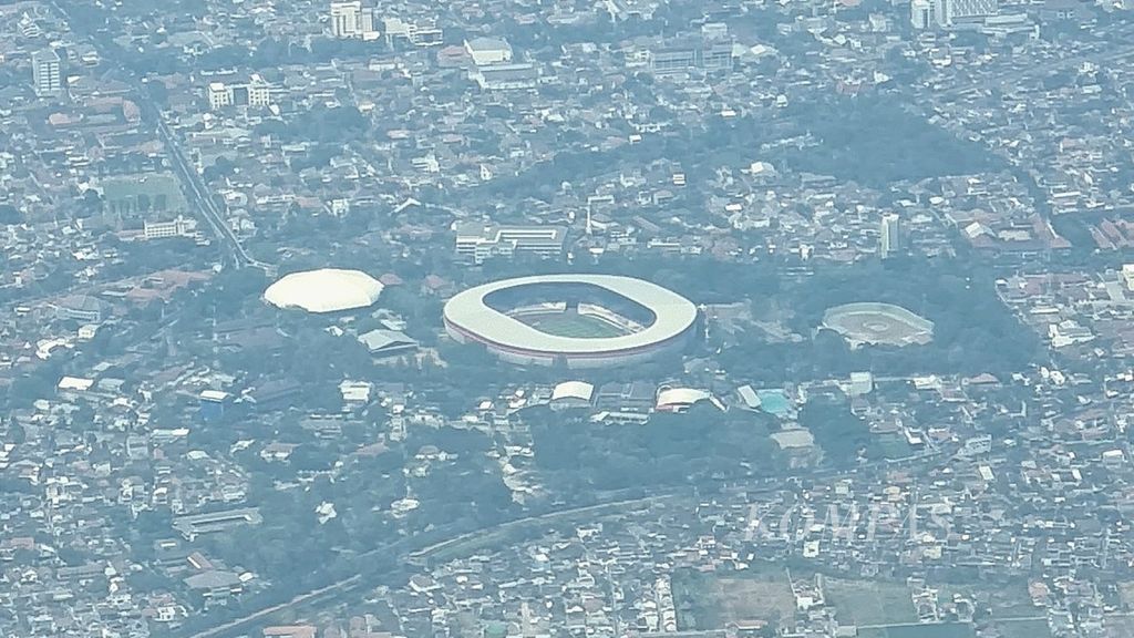 Pemandangan udara Stadion Manahan di Surakarta, Jawa Tengah, Jumat (8/9/2023). Stadion Manahan menjadi lokasi pertandingan Indonesia di Grup K Kualifikasi Piala Asia U-23 2024.