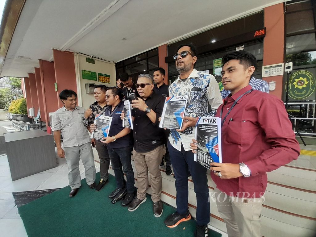 Tim advokasi korban Tragedi Kanjuruhan mengajukan gugatan perdata terhadap sejumlah pihak ke Pengadilan Negeri Malang, Jawa Timur, Rabu (21/12/2022).