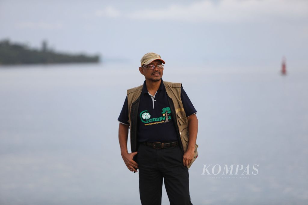 Nikolas Djemris Imunuplatia, Direktur Gerakan Masyarakat Papua Lestari (Gemapala) di Kota Fakfak, Papua Barat, Senin (21/3/2021). 