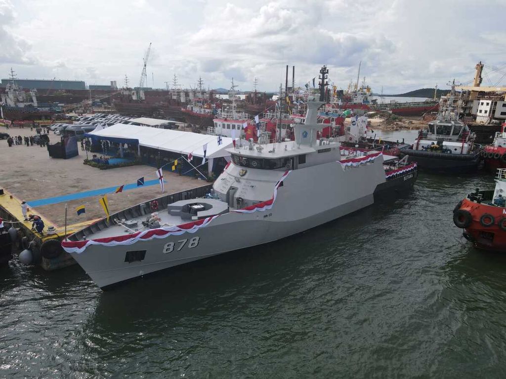 Kapal Republik Indonesia atau KRI Butana-878 diluncurkan dari galangan kapal Citra Shipyard di Batam, Kepulauan Riau, Selasa (7/5/2024).