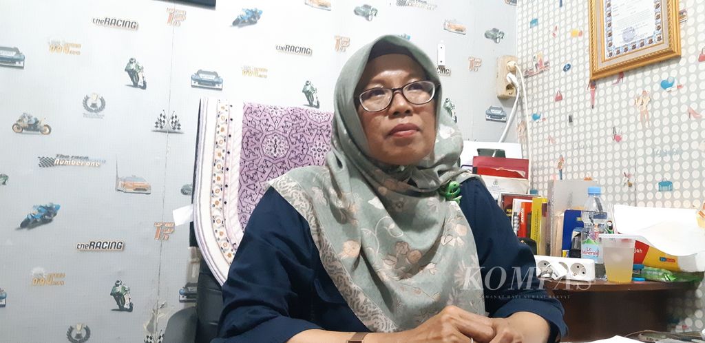 Kepala Unit Perlindungan Perempuan dan Anak Polresta Cirebon Inspektur Satu Dwi Hartati saat diwawancarai di Cirebon, Jawa Barat, Selasa (14/11/2023).