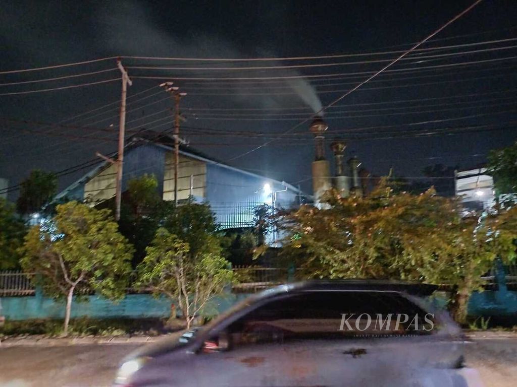 Suasana Gardu Induk Industri di Balikpapan, Kalimantan TImur, yang mengalami gangguan akibat kebakaran pada Sabtu (17/2/2024) malam.