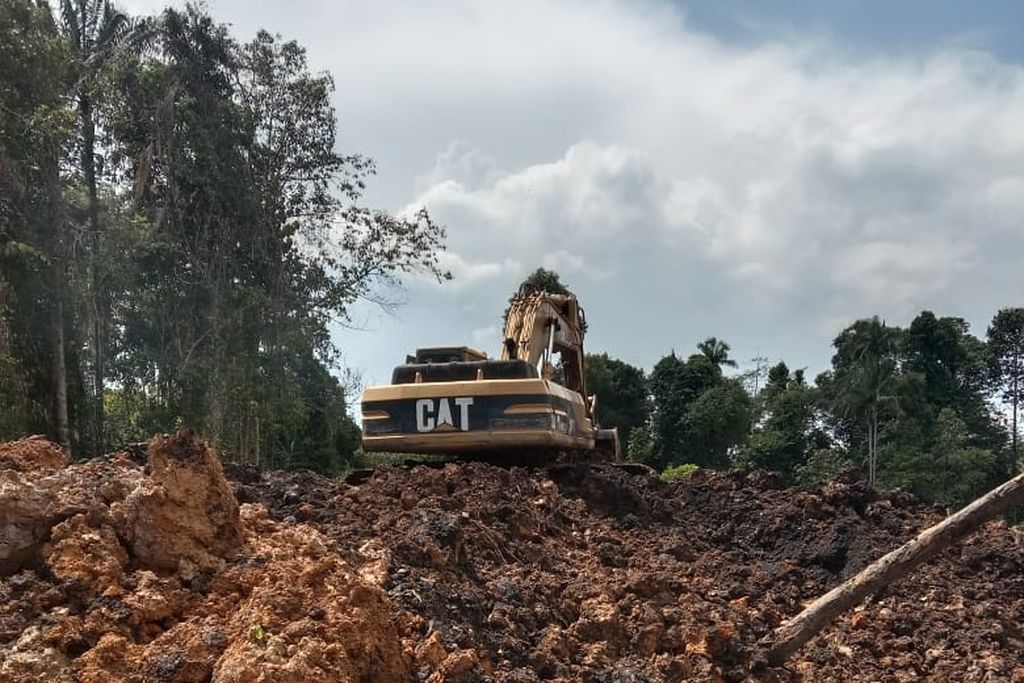 Pertambangan batubara ilegal di Desa Suko Mulyo, Kecamatan Sepaku, Penajam Paser Utara, Kalimantan Timur, beberapa waktu lalu. Desa ini terletak sekitar 30 kilometer dari Titik Nol IKN.