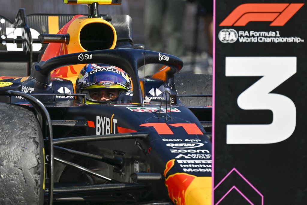 Pebalap Red Bull Sergio Perez berhasil finis ketiga pada Grand Prix Formula 1 seri Hongaria di Sirkuit Hungaroring, Budapest, Minggu (23/7/2023). 