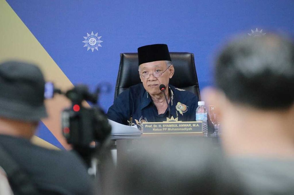 Ketua PP Muhammadiyah Syamsul Anwar memberikan keterangan kepada wartawan dalam konferensi pers, Senin (6/2/2023), di kantor PP Muhammadiyah, Yogyakarta. 