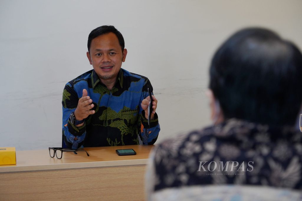 Wali Kota Bogor, Bima Arya berkunjung ke Redaksi Kompas, di Jakarta, Senin (7/6/2021). Selain silaturahmi, Bima dan redaksi Kompas berdiskusi tentang situasi Bogor terkini.