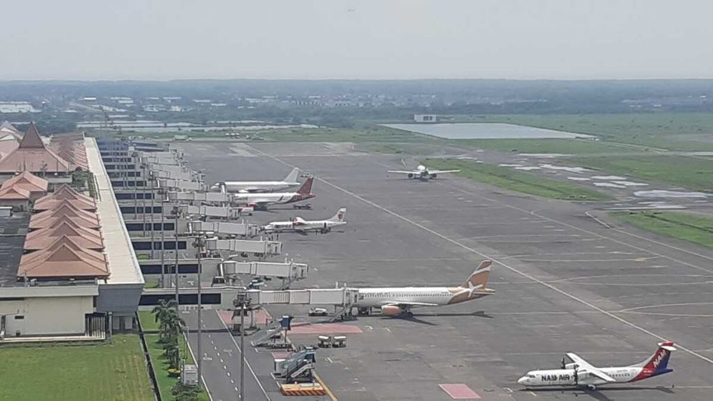 Bandar Udara Internasional Juanda Surabaya menjadi salah satu tempat parkir pesawat delegasi dari negara-negara peserta KTT G20 di Bali pada 15-16 November 2022. Hingga Selasa (8/11/2022), sebanyak 10 negara telah terkonfirmasi parkir di bandara tersebut dengan jumlah pesawat sebanyak 19. Pengelola bandara menyediakan 17 tempat parkir yang akan digunakan secara bergantian sesuai jadwal kedatangan pesawat. 