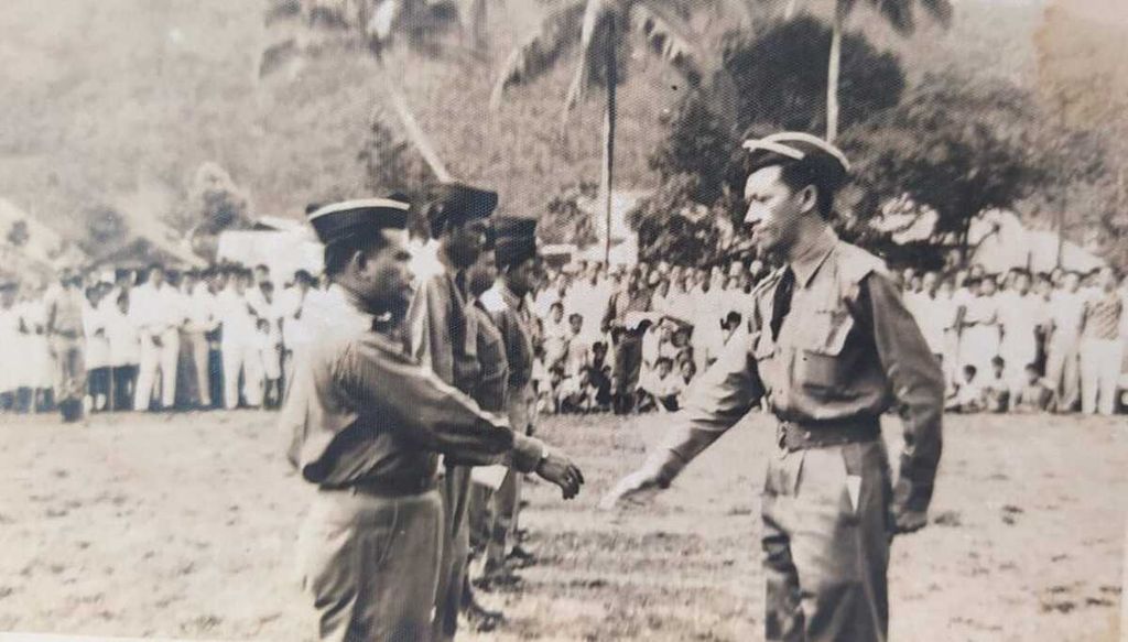 Ursinus Medellu saat menjabat Dandim Kepulauan Sangihe-Talaud Kodam Merdeka. Status saat itu, mahasiswa PTIK yang di BKO ke TNI AD berdasarkan SKEP KASAD Jenderal Nasution tahun 1958. 