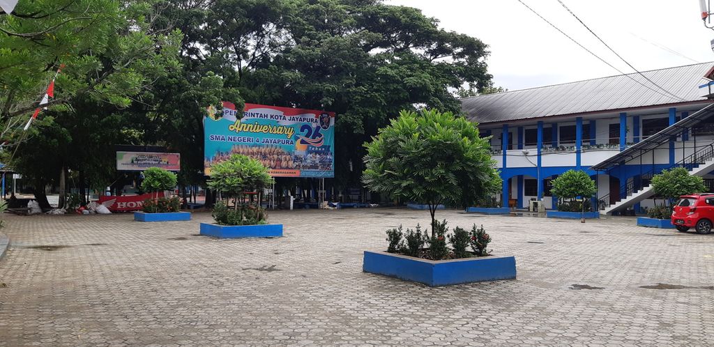 Sekolah Menengah Atas Negeri 4 Jayapura yang meliburkan siswanya pasca-bencana gempa bumi magnitudo 5,2 di Kota Jayapura, Papua, Kamis (9/2/2023). 