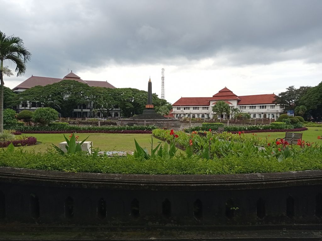 Taman Tugu Kota Malang.
