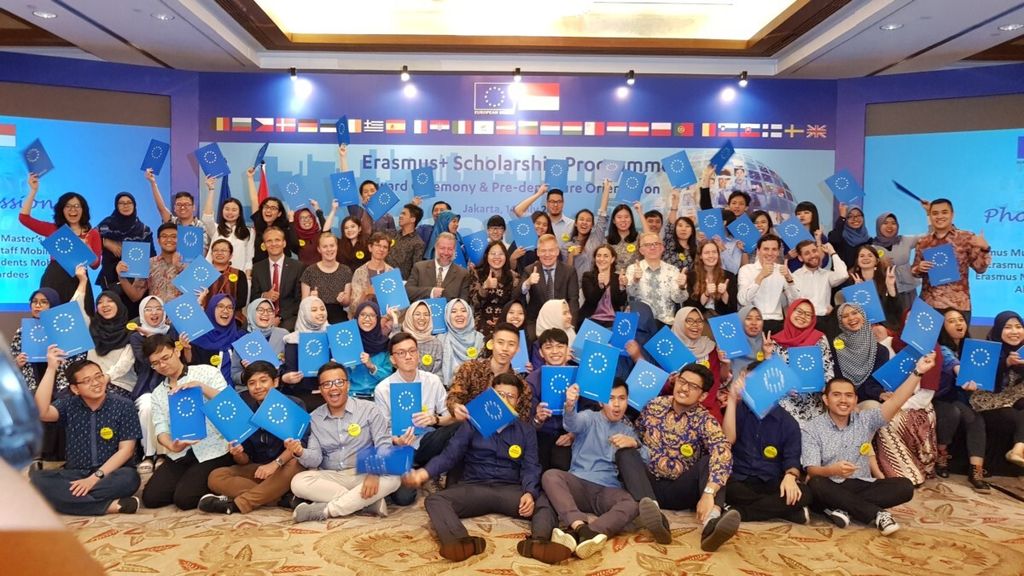 Mahasiswa dan dosen Indonesia yang berhasil menerima beasiswa Erasmus+. Harapannya, mereka dapat kembali dengan wawasan untuk memajukan Indonesia.