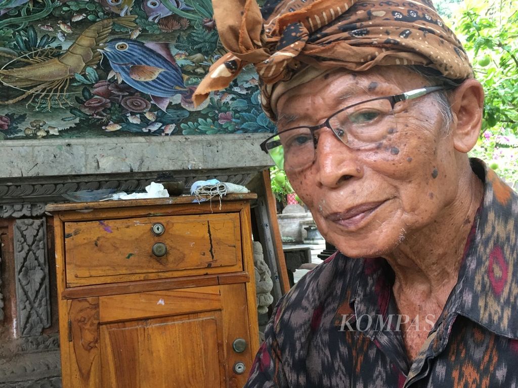 I Wayan Pendet, pelukis dari Peliatan, Ubud, Bali