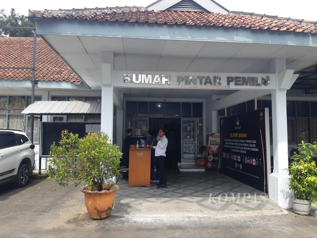 Suasana Kantor Komisi Pemilihan Umum Kabupaten Cirebon, Jawa Barat, Senin (8/5/2023) siang. KPU membuka pendaftaran bakal calon legislatif hingga 14 Mei mendatang.