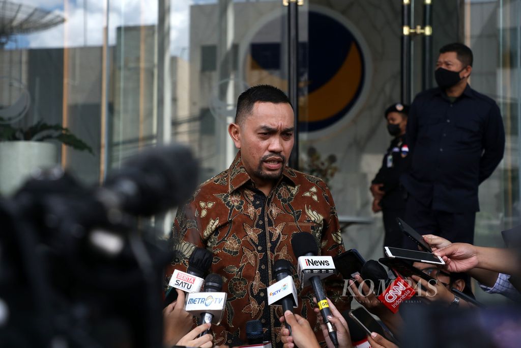 Ketua Pelaksana Formula E Ahmad Sahroni dimintai keterangan wartawan terkait persiapan pelaksanaan gelaran lomba balap Formula E di Jakarta, Rabu (1/6/2022). 