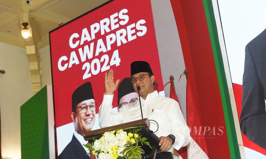Bakal calon presiden Anies Baswedan memberikan pidato saat deklarasi capres dan cawapres 2024 oleh Koalisi Perubahan untuk Persatuan di Hotel Majapahit, Surabaya, Sabtu (2/9/2023). 