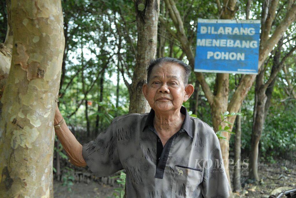 Ahmadi, tokoh pelestarian mangrove di Pangkal Babu, Tanjung Jabung Barat.