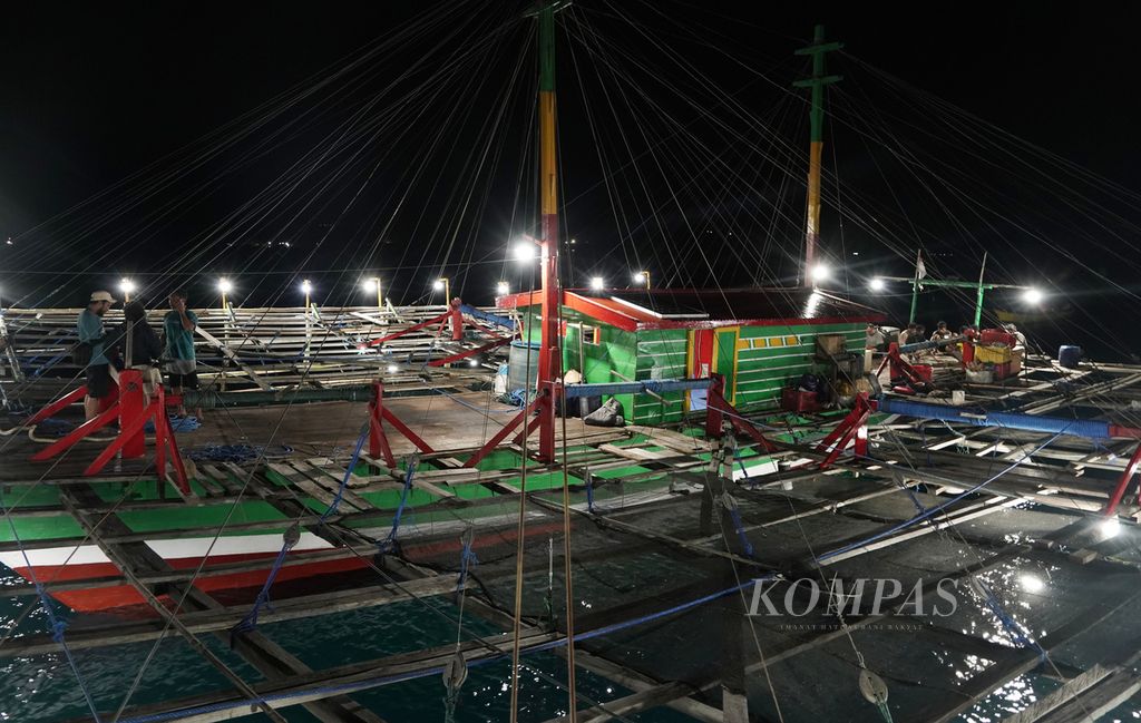 Bagan nelayan di Desa Teluk Buli, Kecamatan Maba, Kabupaten Halmahera Timur, Maluku Utara. Jelajah Laut Papua Maluku 2023.