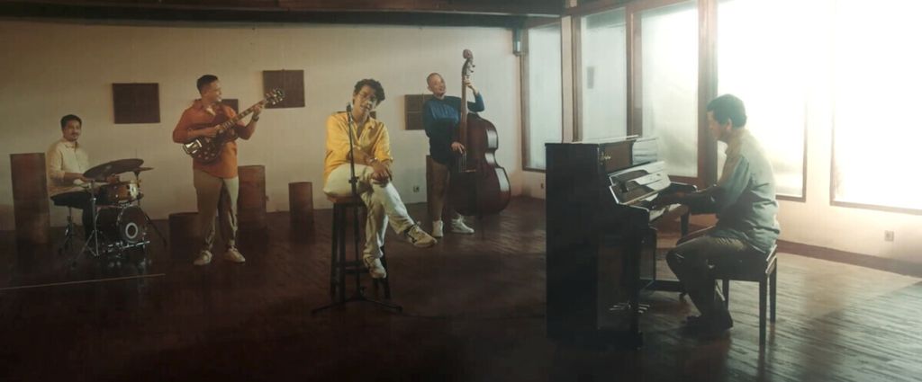 Ardhito Pramono membawakan lagu "Waktuku Hampa" bersama Detik Waktu Quartet (26/3/2021).