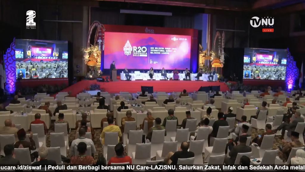 Suasana salah satu sidang G20 Religion Forum atau R20 yang digelar di Nusa Dua, Bali, Kamis (3/11/2022). R20 yang diinisiasi oleh Nahdlatul Ulama bersama Liga Muslim Dunia ini diikuti 338 peserta dari 32 negara.