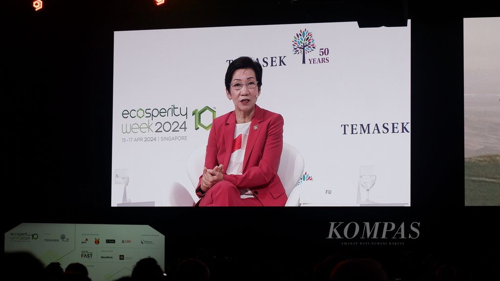 Grace Fu, Menteri Keberlanjutan dan Lingkungan Hidup sekaligus menteri yang bertanggung jawab atas hubungan perdagangan Singapura, tampil sebagai pembicara dalam acara Ecosperity Week 2024 di Expo Sands &amp; Convention Centre, Marina Bay Sands, Singapura, Senin (15/4/2024).