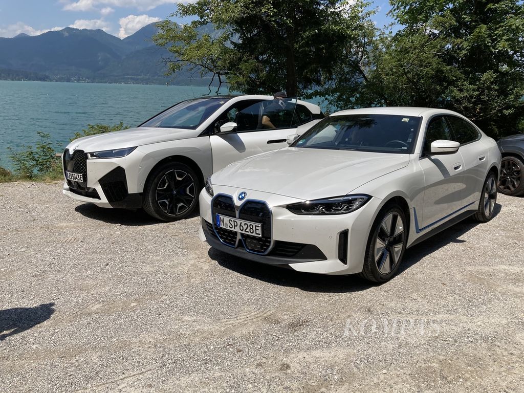 Uji kendara perdana mobil listrik BMW iX dan BMW i4 di Jerman dan Austria, Minggu (24/7/2022).