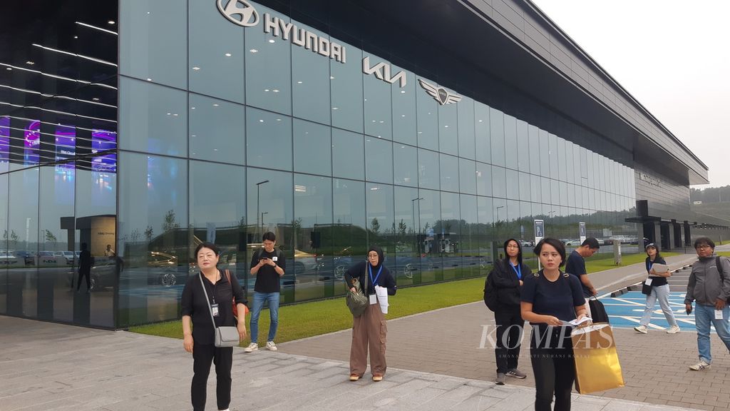 Suasana di depan HMG Driving Experience Center, Taean, Provinsi Chungcheong Selatan, Korea Selatan, Jumat (14/7/2023). Fasilitas yang berada di area seluas 1,26 juta meter persegi ini dikunjungi sekitar 450 orang setiap akhir pekan.