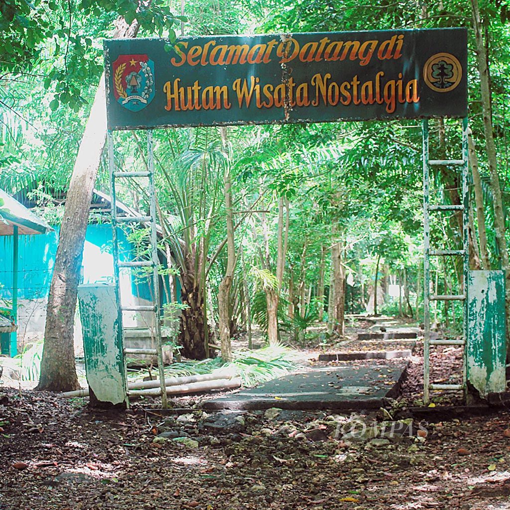 Hutan Wisata Nostalgia Alor, Nusa Tenggara Timur, Rabu (29/3).