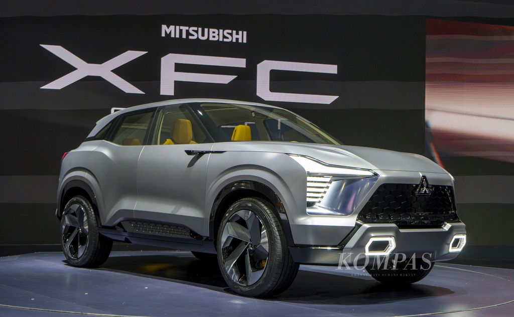 Mitsubishi XFC Concept dipamerkan dalam Indonesia International Motor Show 2023 di JIExpo Kemayoran, Jakarta, Kamis (16/02/2023). 